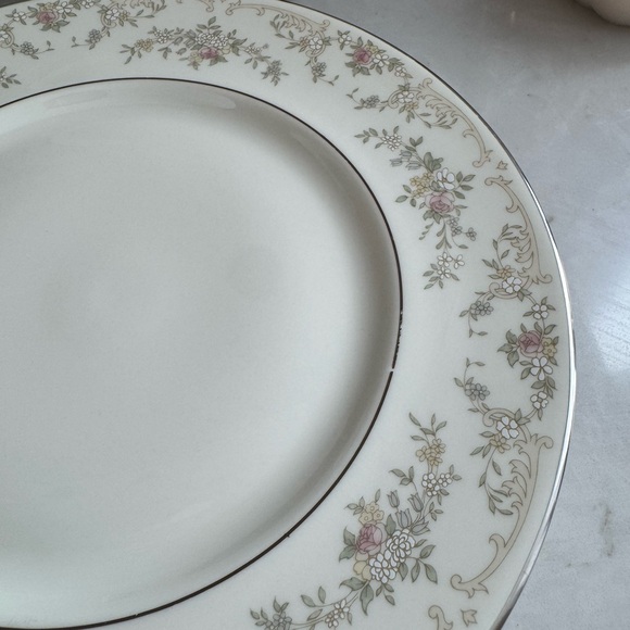 Vintage ROYAL DOULTON The Romance Collection DIANA Dinner Plates Set of 4